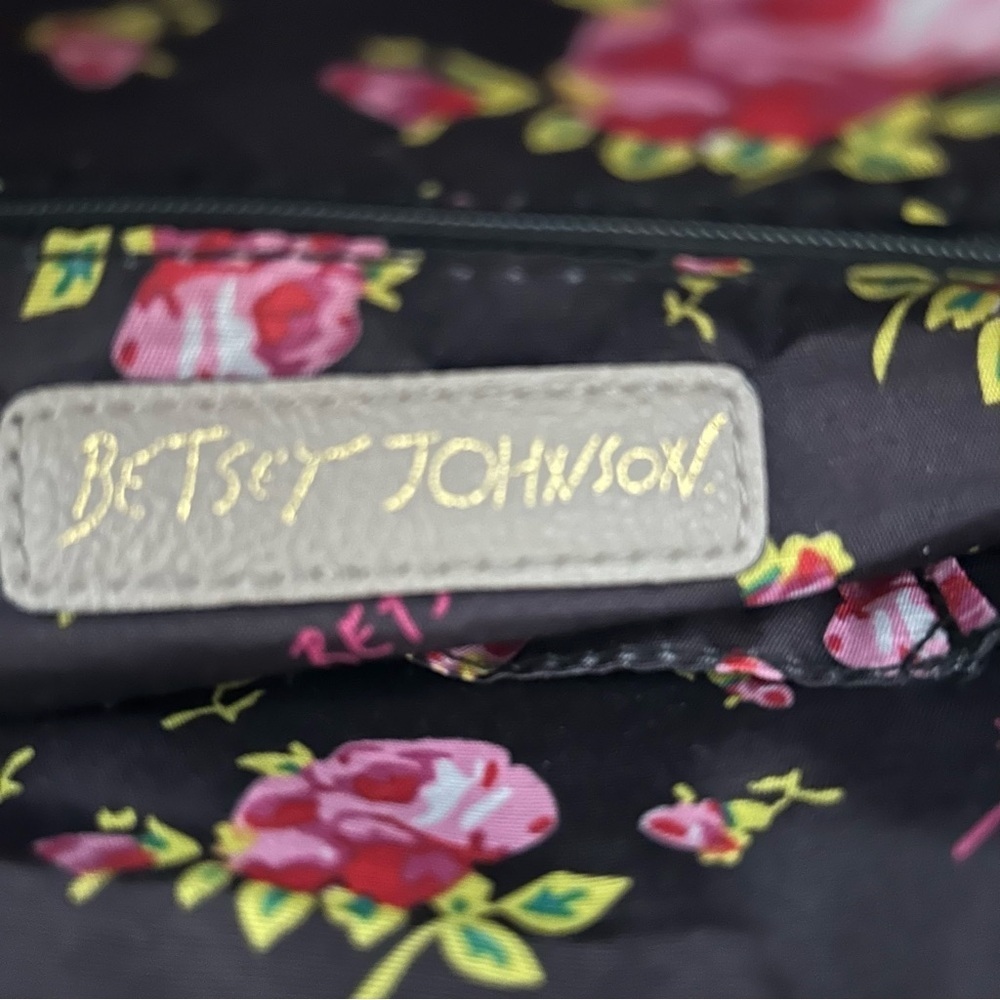 Betsey Johnson Vegan Dog Face Crossbody Bag Taupe Black Ivory NWT - Picture 6 of 6